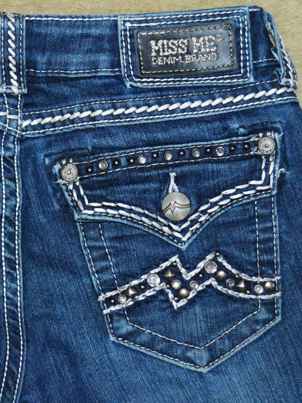 MISS ME JEANS CAPRI SIZE 27 X 30 RHINESTONES LOW RISE